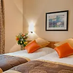 Maison Mère 4* Parigi