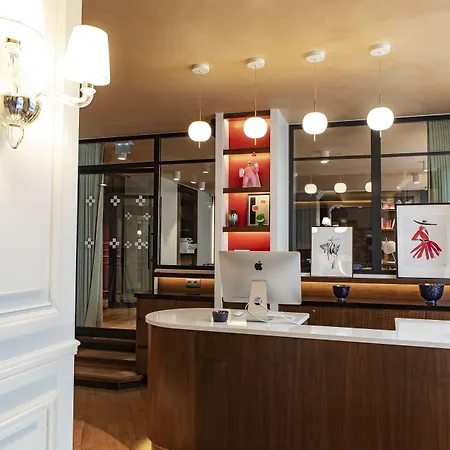 Maison Mere Paris